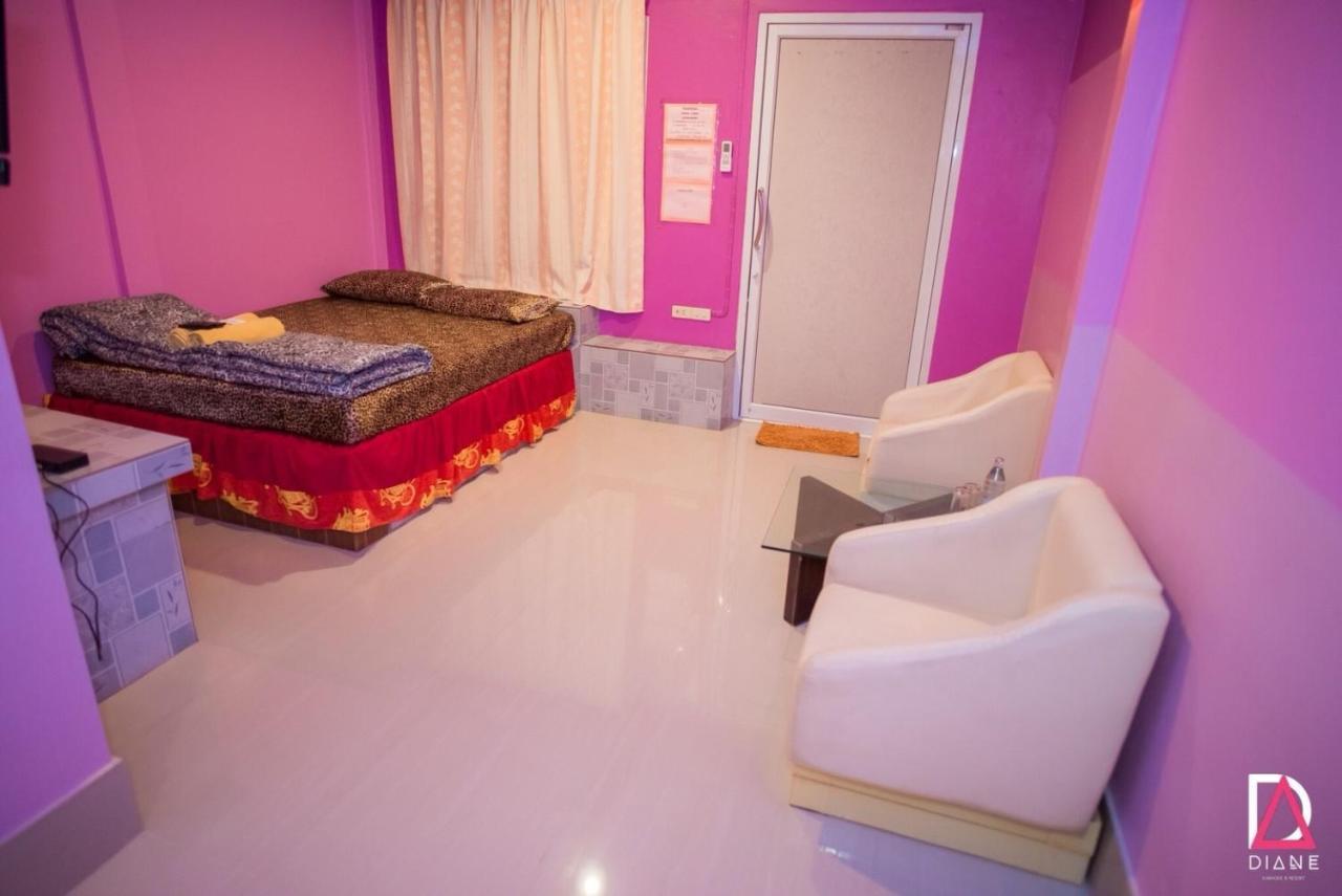 Diane Hotel Phetchaburi Bagian luar foto