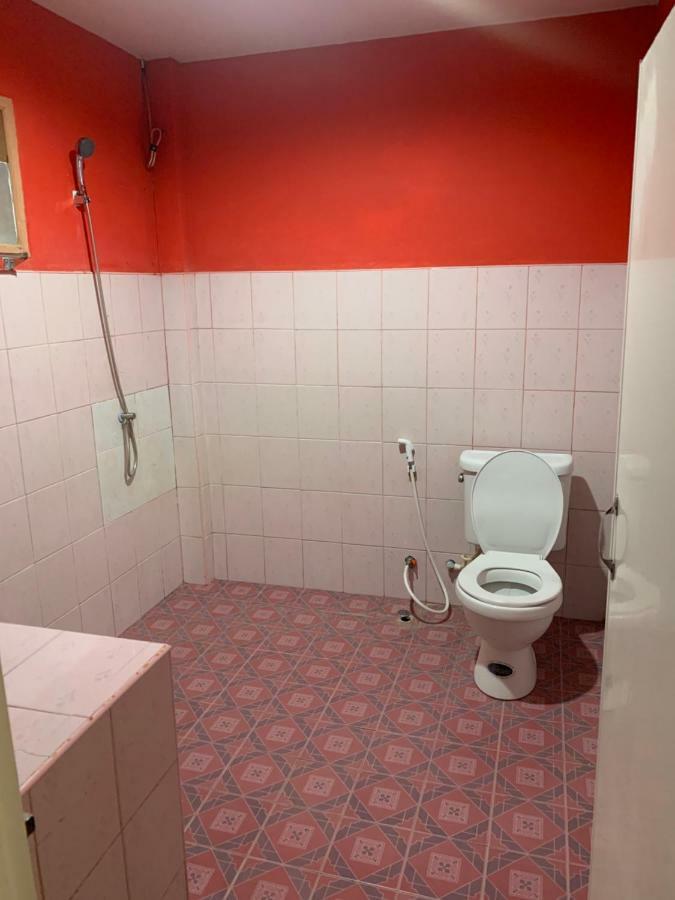 Diane Hotel Phetchaburi Bagian luar foto