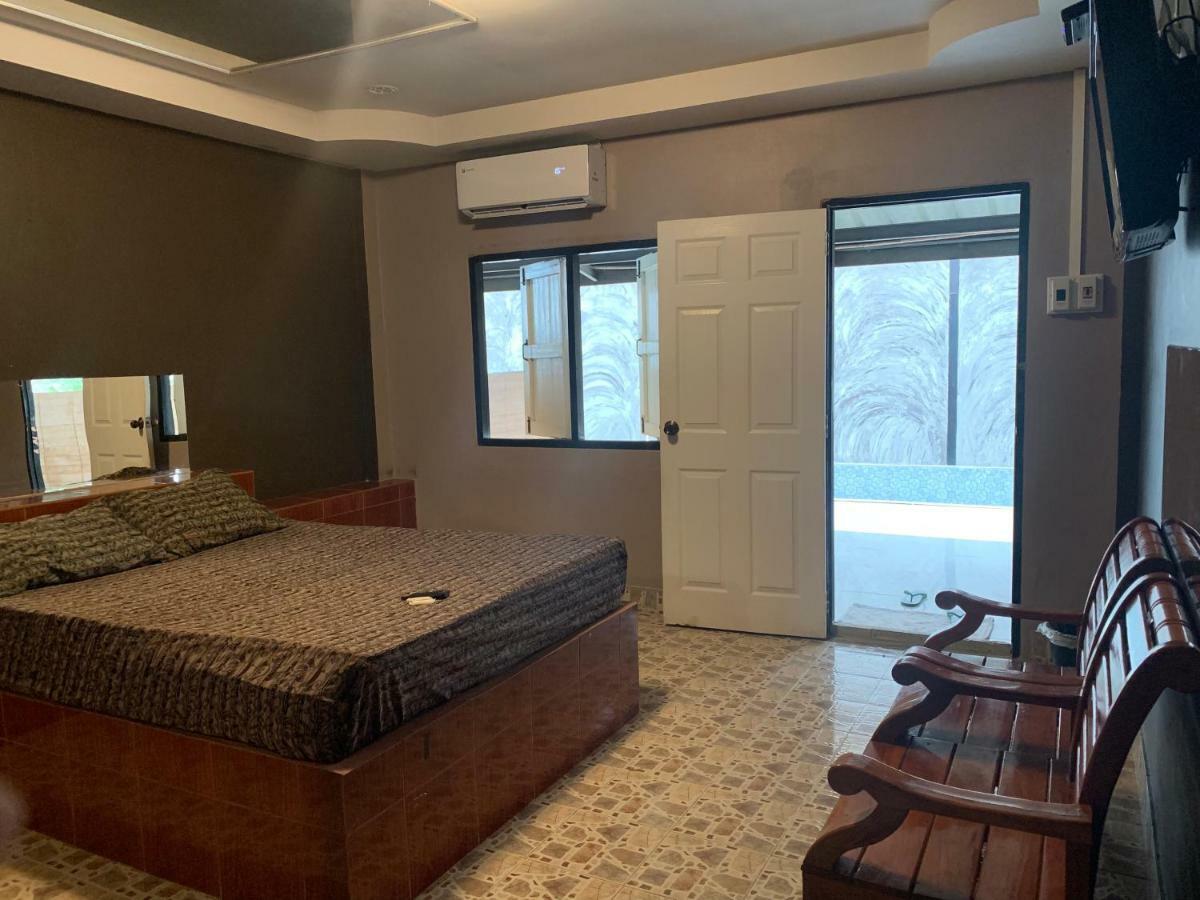 Diane Hotel Phetchaburi Bagian luar foto